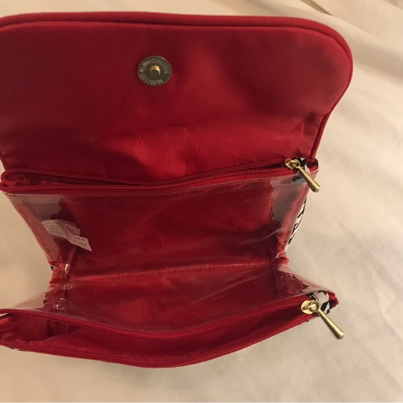 Ellen Tracy makeup or tech case. New - Picture 3 of 5